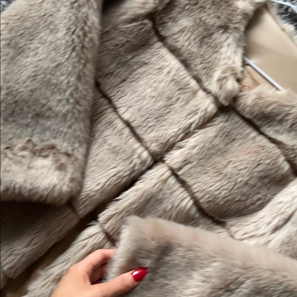 Fake fur jacket - Picture 2 of 2
